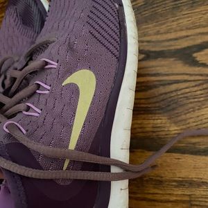 Nike Youth / Women’s Shoes. Deep Purple. Comfy